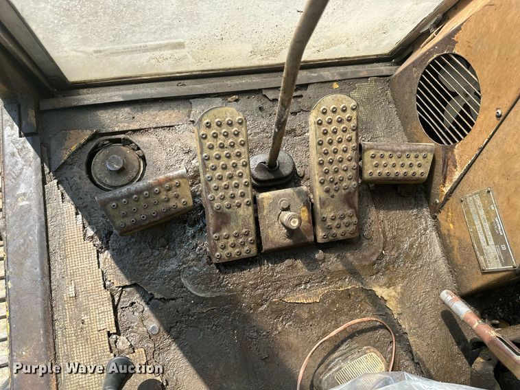 image for item ML9248 1990 Caterpillar 215D LC  excavator