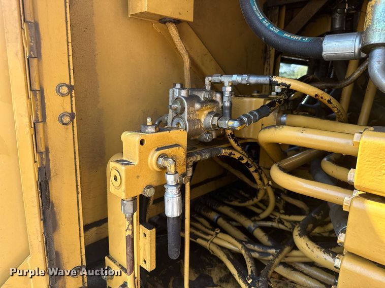 image for item ML9248 1990 Caterpillar 215D LC  excavator