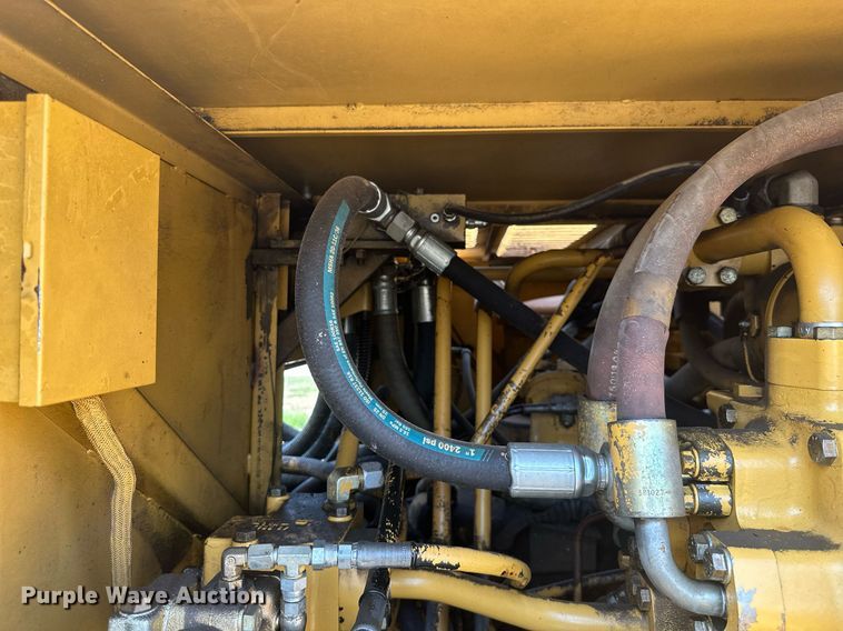 image for item ML9248 1990 Caterpillar 215D LC  excavator