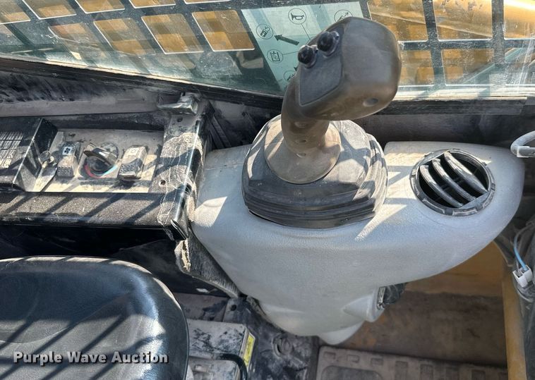 image for item ML9249 2008 Caterpillar 247B2  tracked skid steer loader