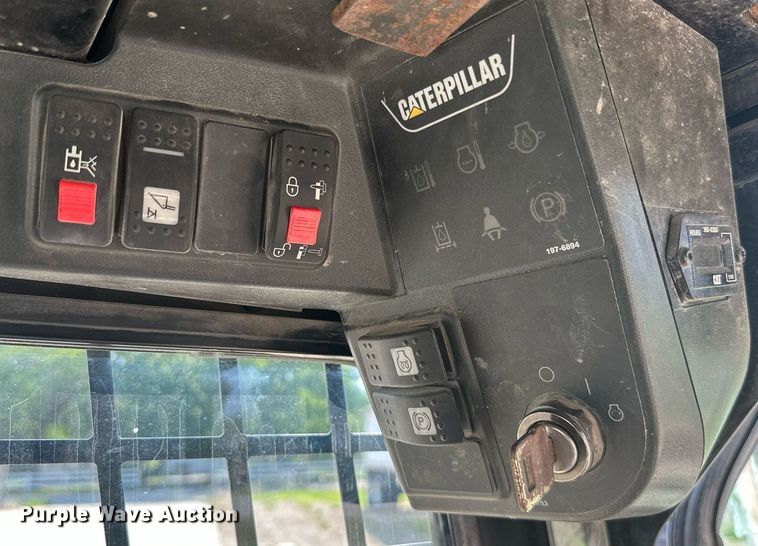 image for item ML9249 2008 Caterpillar 247B2  tracked skid steer loader