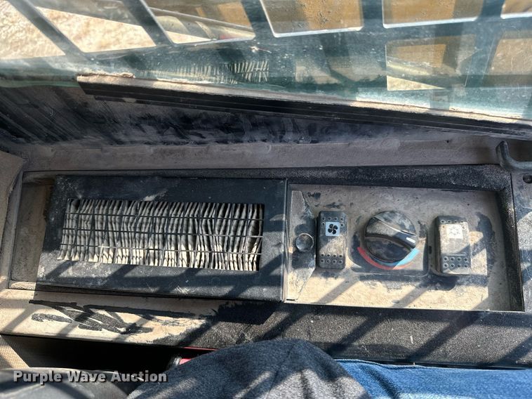 image for item ML9249 2008 Caterpillar 247B2  tracked skid steer loader