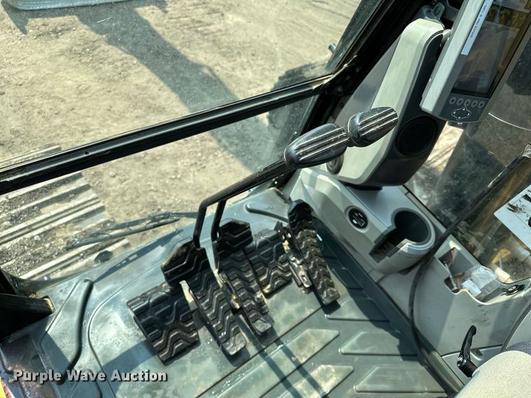 image for item MQ9328 2017 Caterpillar 336FL  excavator