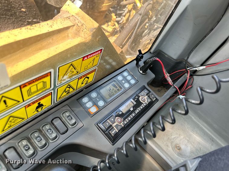 image for item MQ9328 2017 Caterpillar 336FL  excavator