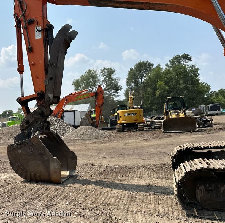 image for item MQ9329 2012 Hitachi ZX200LC-3  excavator