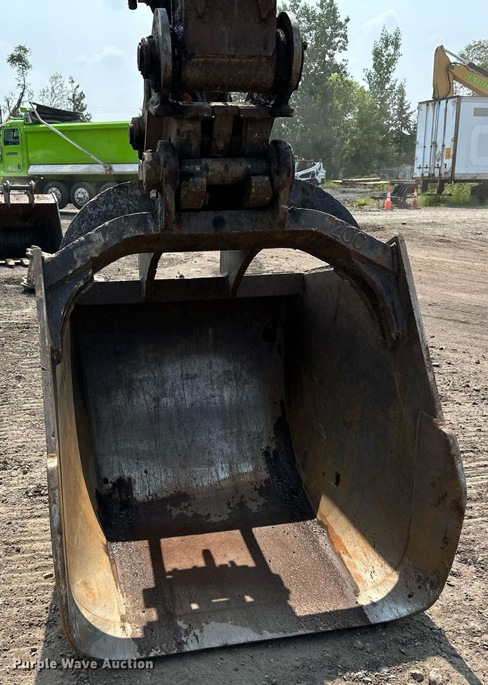 image for item MQ9329 2012 Hitachi ZX200LC-3  excavator