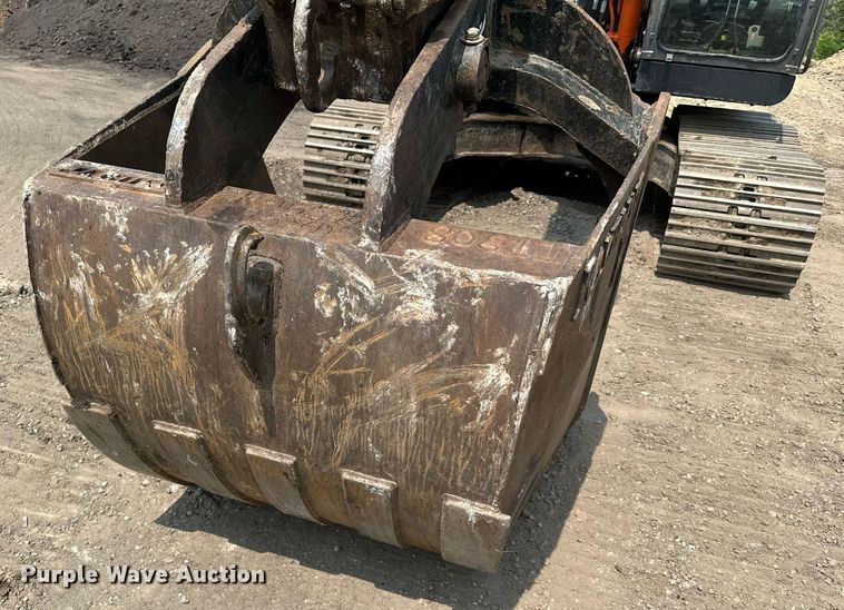 image for item MQ9329 2012 Hitachi ZX200LC-3  excavator