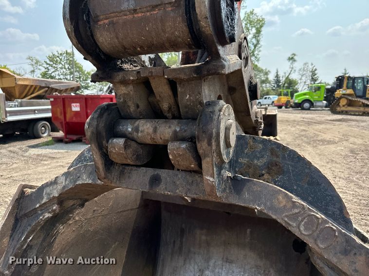 image for item MQ9329 2012 Hitachi ZX200LC-3  excavator