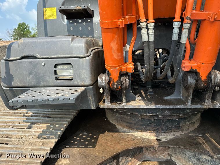 image for item MQ9329 2012 Hitachi ZX200LC-3  excavator