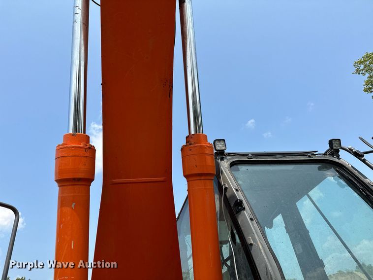 image for item MQ9329 2012 Hitachi ZX200LC-3  excavator