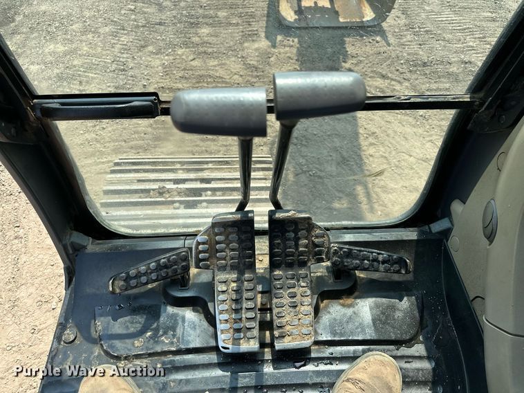 image for item MQ9329 2012 Hitachi ZX200LC-3  excavator