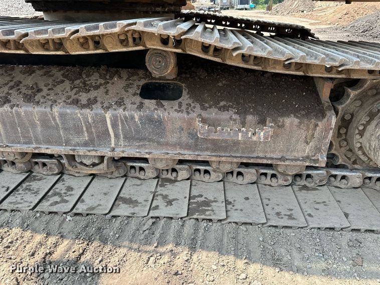 image for item MQ9329 2012 Hitachi ZX200LC-3  excavator