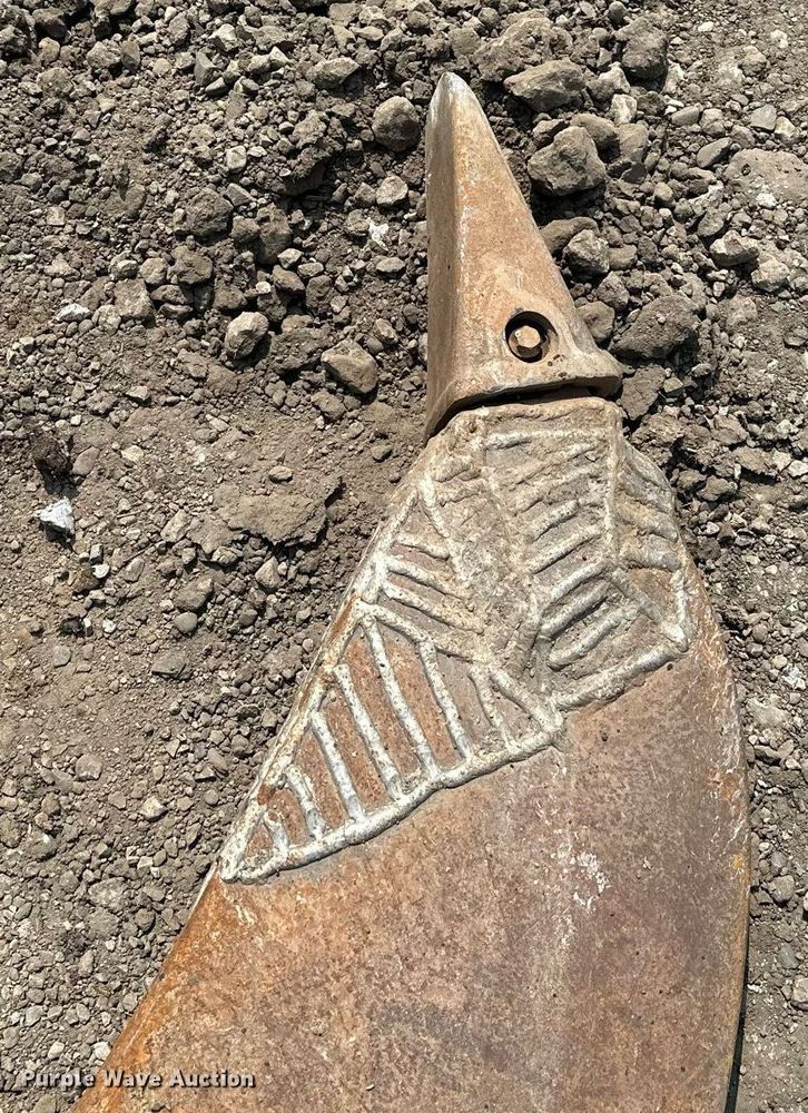 image for item MQ9330 CMP Attachments  ripper tooth