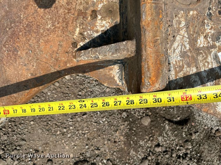 image for item MQ9330 CMP Attachments  ripper tooth