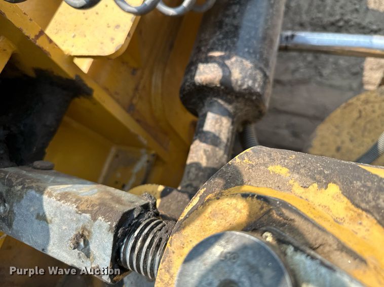 image for item MQ9332 2014 Caterpillar D6N LGP  dozer