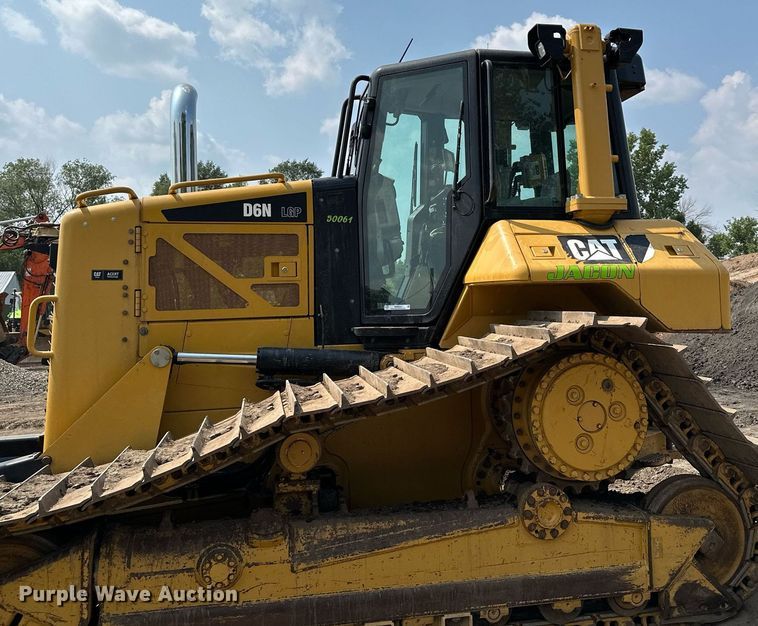 image for item MQ9332 2014 Caterpillar D6N LGP  dozer