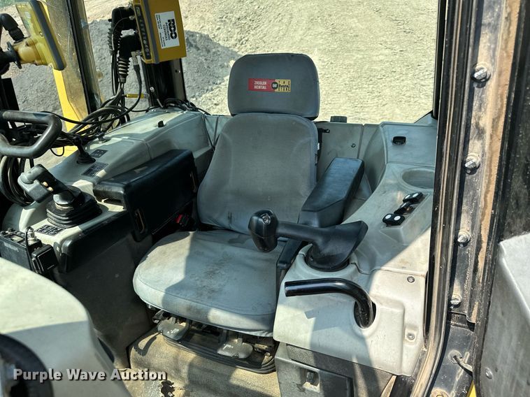 image for item MQ9332 2014 Caterpillar D6N LGP  dozer