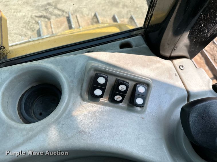 image for item MQ9332 2014 Caterpillar D6N LGP  dozer