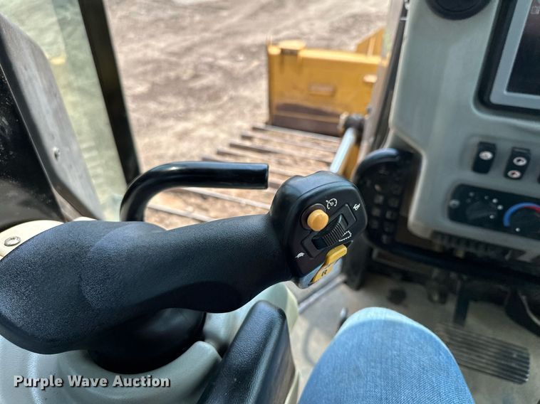 image for item MQ9332 2014 Caterpillar D6N LGP  dozer