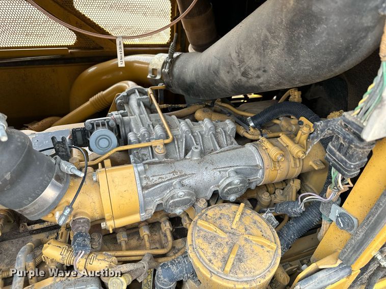 image for item MQ9332 2014 Caterpillar D6N LGP  dozer