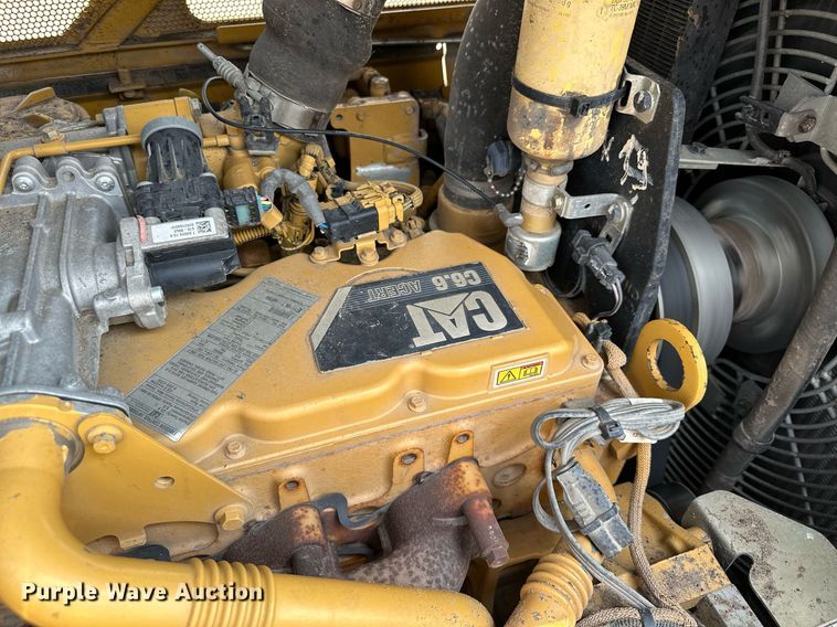 image for item MQ9332 2014 Caterpillar D6N LGP  dozer