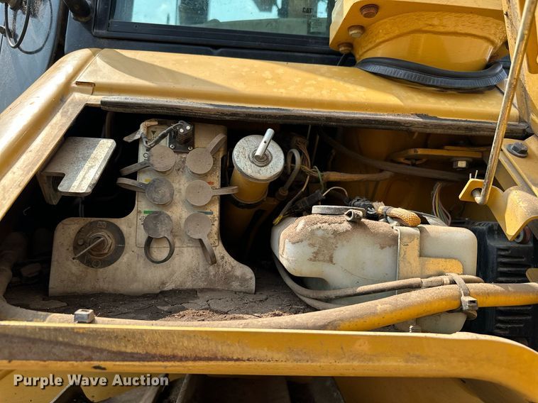 image for item MQ9332 2014 Caterpillar D6N LGP  dozer