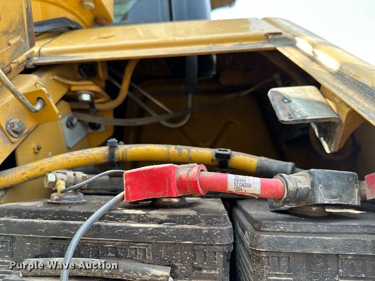 image for item MQ9332 2014 Caterpillar D6N LGP  dozer