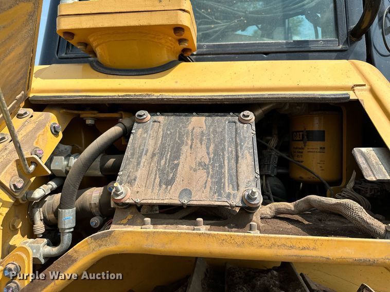 image for item MQ9332 2014 Caterpillar D6N LGP  dozer