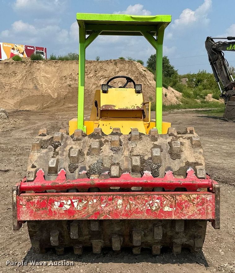 image for item MQ9333 1995 Dynapac CA141  single drum vibratory roller