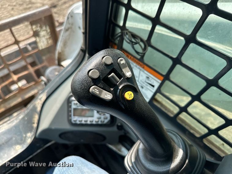 image for item MQ9334 2016 Bobcat T650  skid steer loader