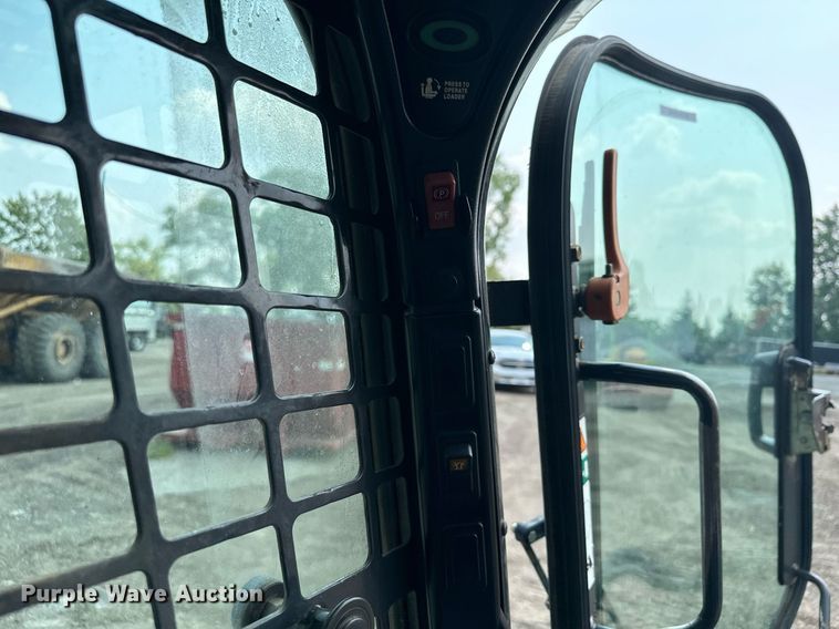 image for item MQ9334 2016 Bobcat T650  skid steer loader