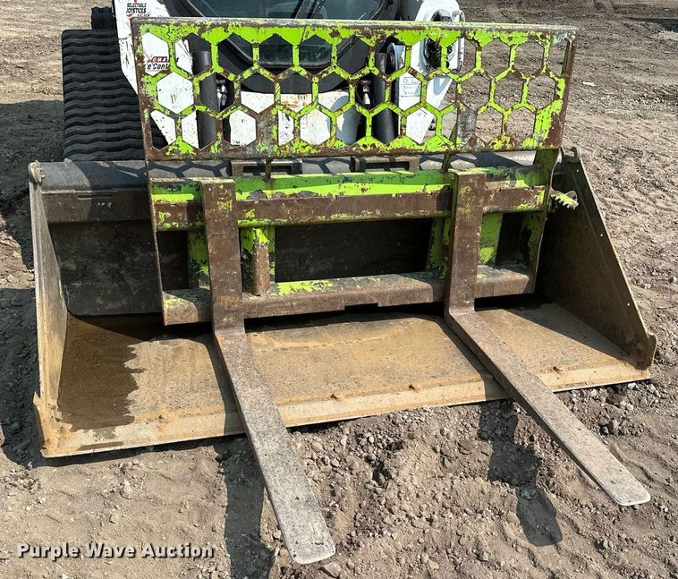 image for item MQ9335 2019 Bobcat T595  skid steer loader
