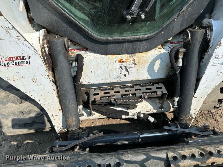 image for item MQ9335 2019 Bobcat T595  skid steer loader