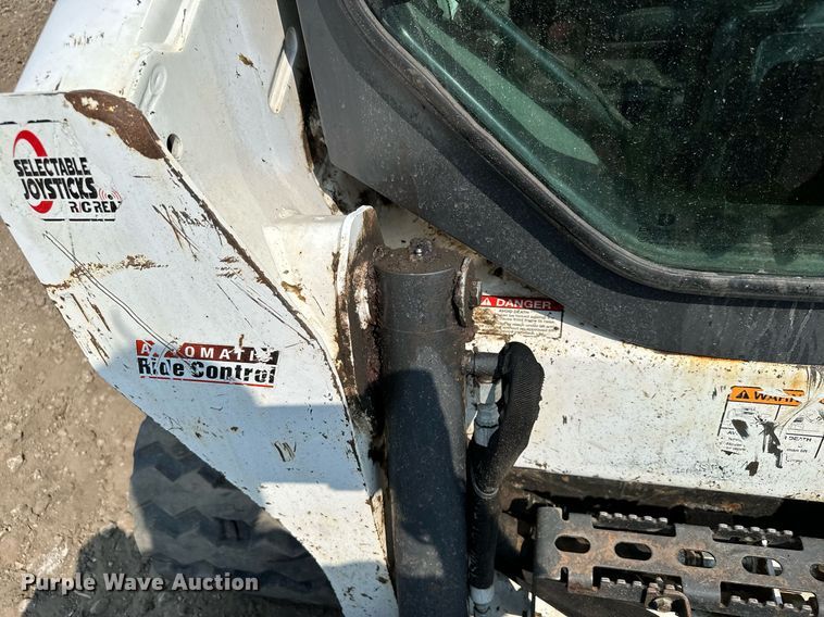 image for item MQ9335 2019 Bobcat T595  skid steer loader