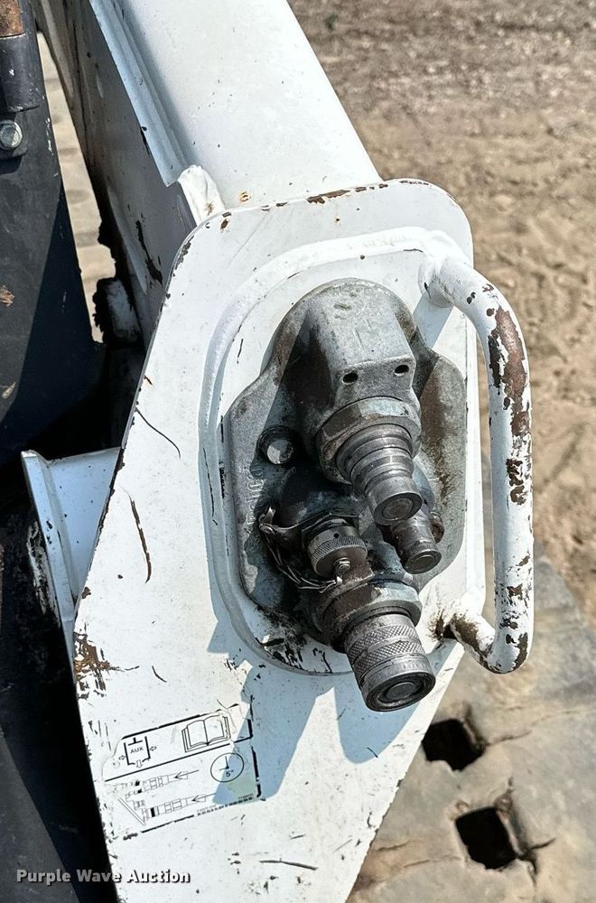 image for item MQ9335 2019 Bobcat T595  skid steer loader