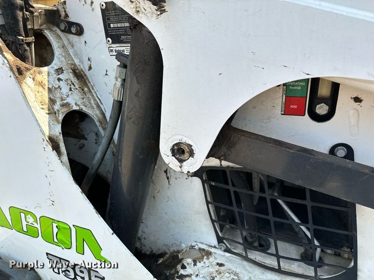 image for item MQ9335 2019 Bobcat T595  skid steer loader