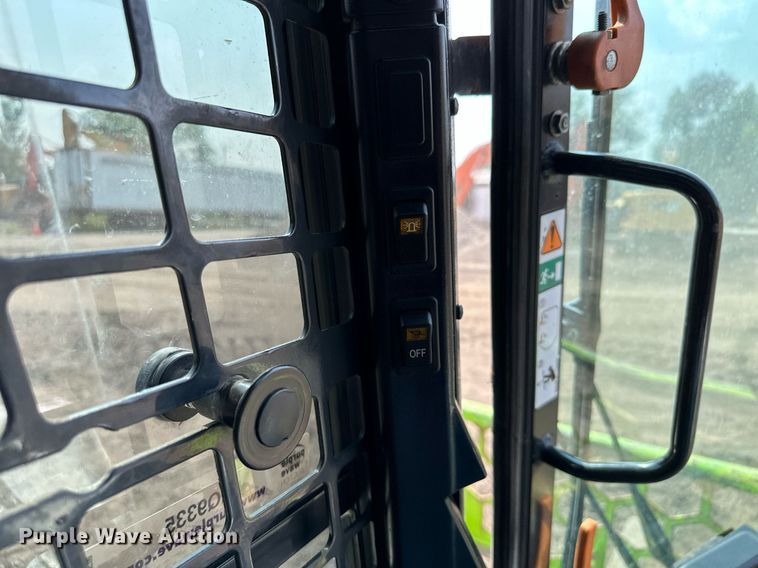 image for item MQ9335 2019 Bobcat T595  skid steer loader