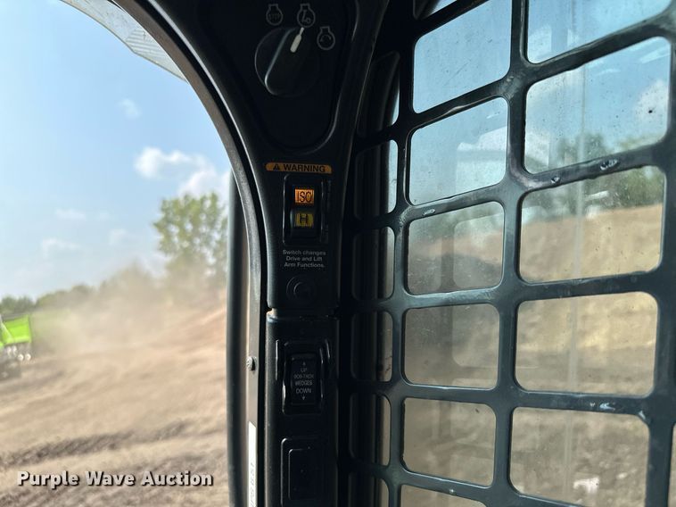 image for item MQ9335 2019 Bobcat T595  skid steer loader