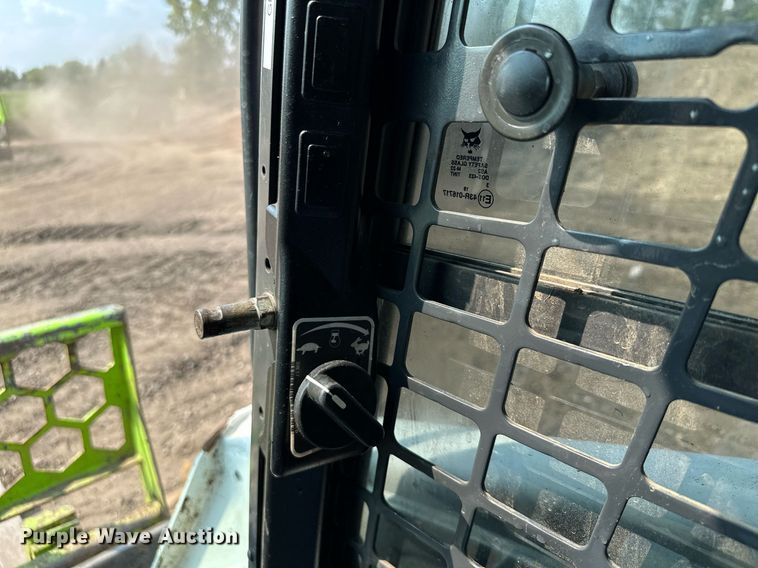 image for item MQ9335 2019 Bobcat T595  skid steer loader