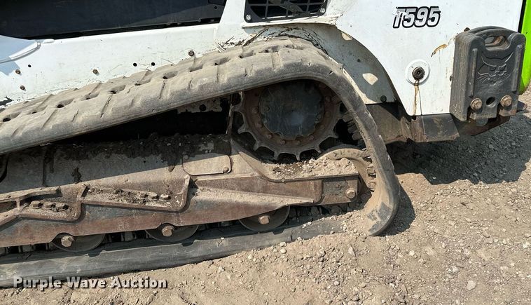 image for item MQ9335 2019 Bobcat T595  skid steer loader