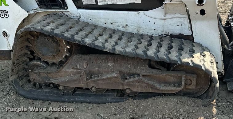 image for item MQ9335 2019 Bobcat T595  skid steer loader