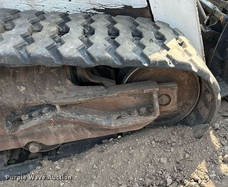 image for item MQ9335 2019 Bobcat T595  skid steer loader