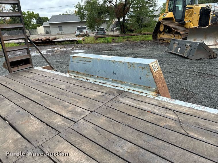 image for item MQ9339 2002 Big Tow BE-5  equipment trailer