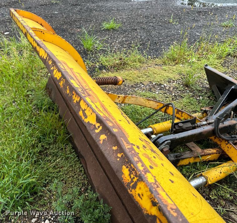 image for item MQ9340 LEO  skid steer snow plow