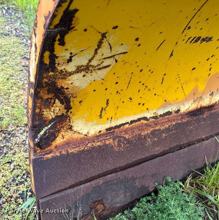 image for item MQ9340 LEO  skid steer snow plow