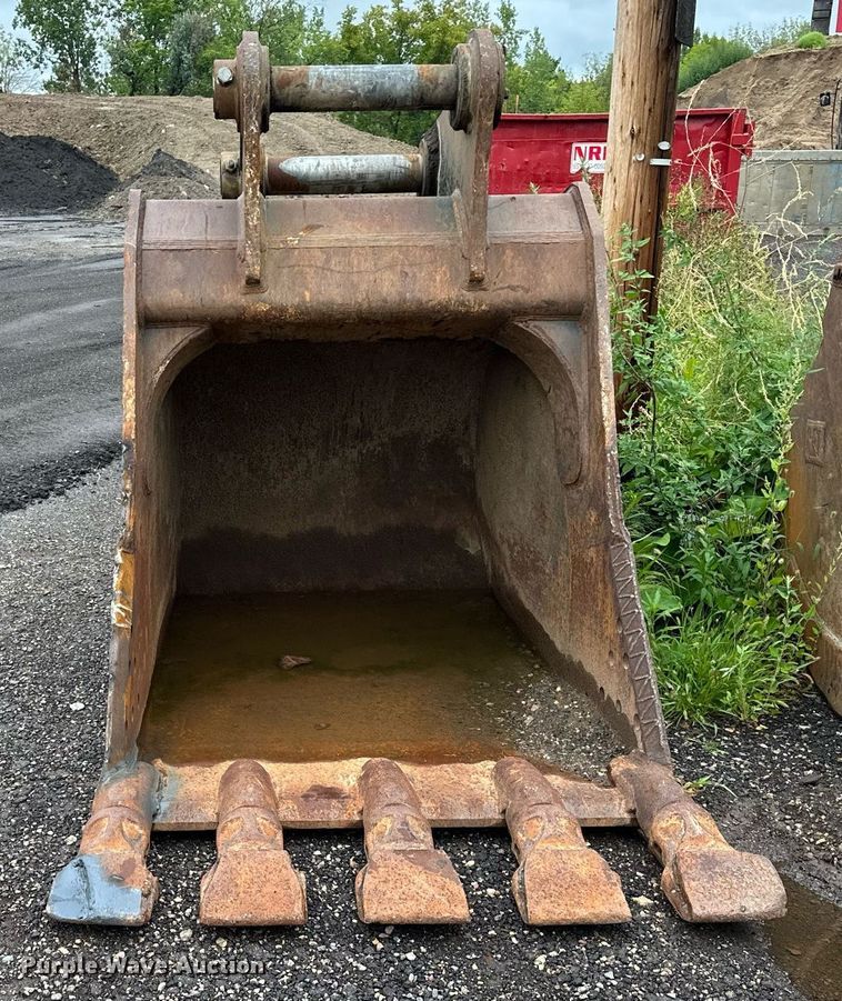 image for item MQ9341 B&D  excavator bucket