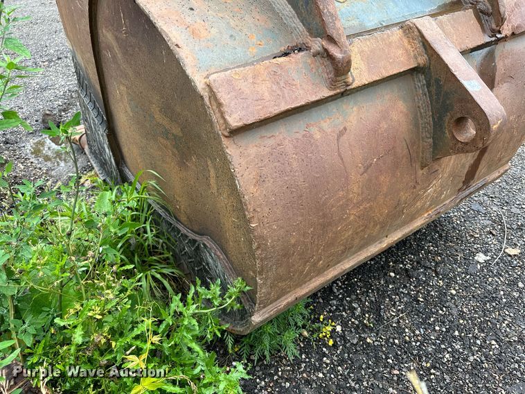 image for item MQ9341 B&D  excavator bucket