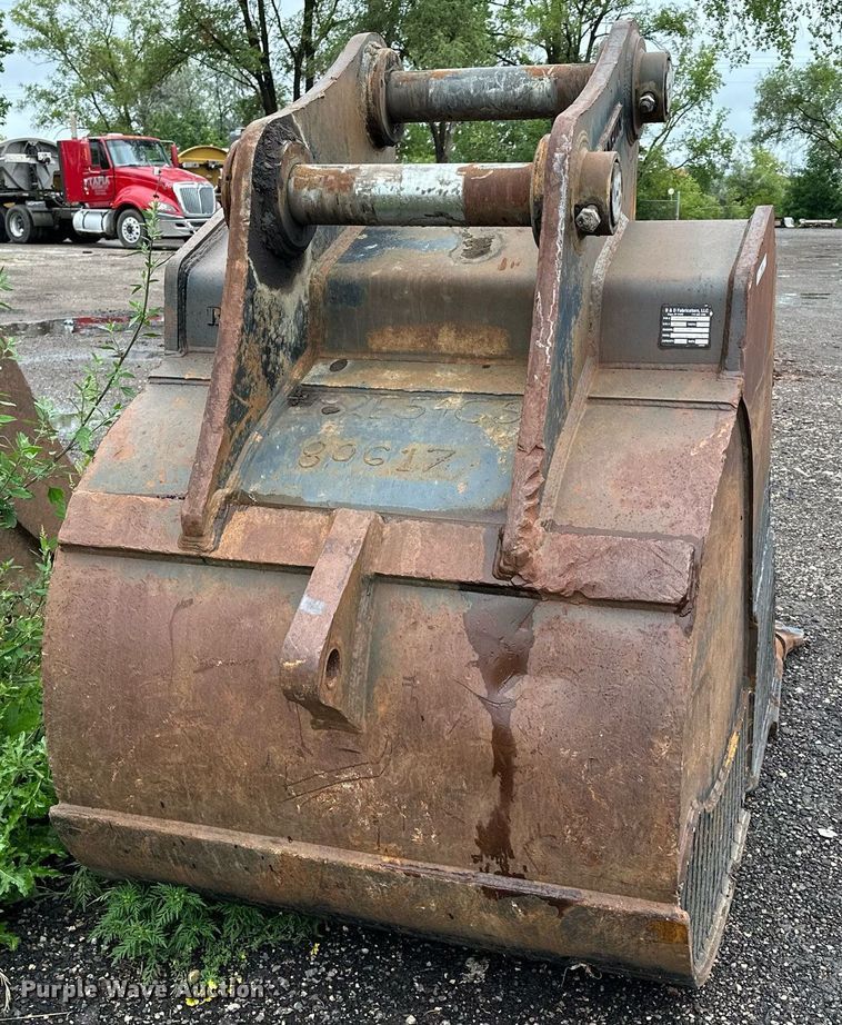 image for item MQ9341 B&D  excavator bucket