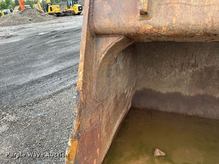 image for item MQ9341 B&D  excavator bucket