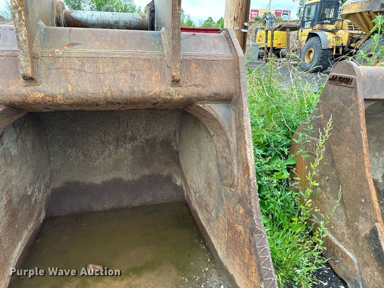 image for item MQ9341 B&D  excavator bucket